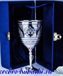 серебряный кубок под вино