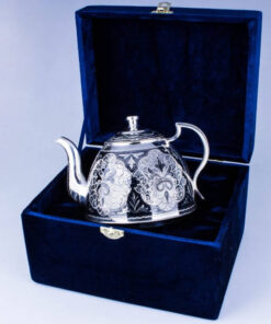 серебряный заварочный чайник с футляром