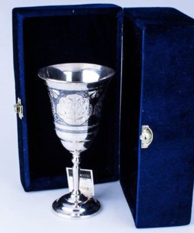 бокал серебряный
