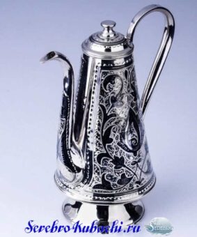 серебряный кофейник