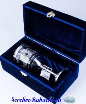 серебряный бокал кубок