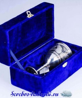 серебряный бокал кубок