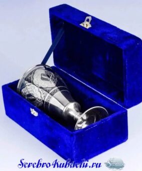 кубок из серебра