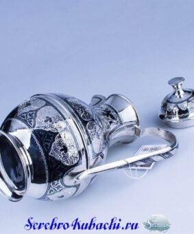 серебряный кувшинчик