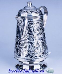 большой серебряный кофейник