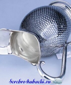 серебряный кувшин чешуя