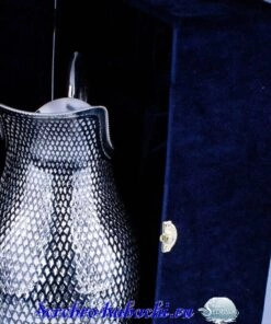 серебряный кувшин чешуя