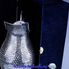 серебряный кувшин чешуя