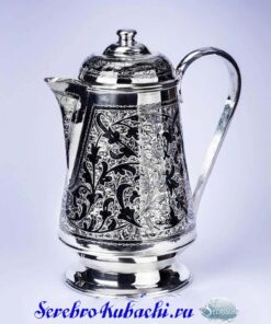 большой серебряный кофейник
