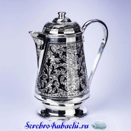 большой серебряный кофейник