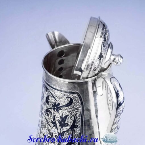 большой серебряный кофейник