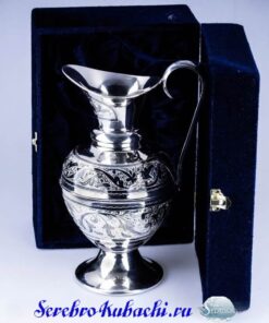 серебряный кувшин амфора