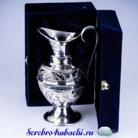 серебряный кувшин амфора