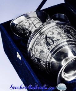 серебряный кувшин амфора