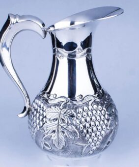 серебряный кувшин виноградная лоза