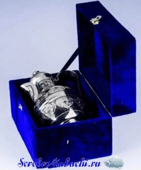 серебряный кувшинчик