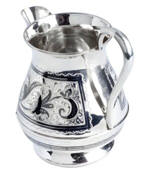 серебряный молочник