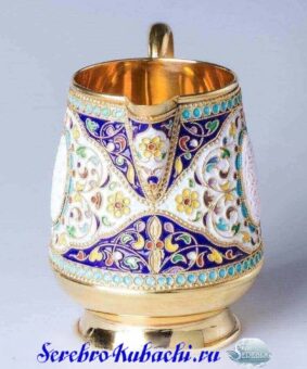серебряный молочник