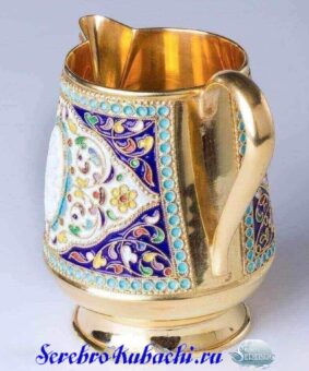 серебряный молочник