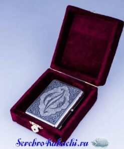 красивый серебряный портсигар
