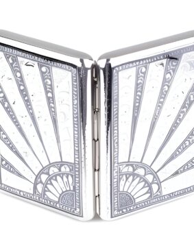 Серебряный портсигар лучи