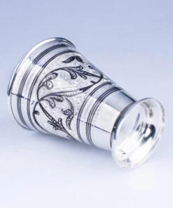 серебряный стакан