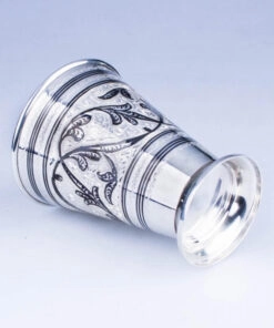 серебряный стакан