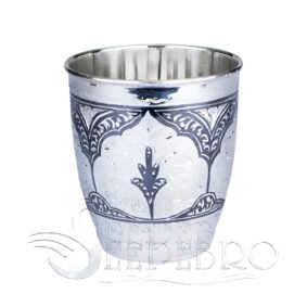 серебряный стакан для воды