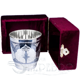 серебряный стакан для воды