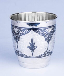 серебряный стакан для воды