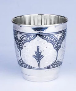 серебряный стакан для воды