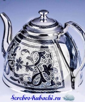 серебряный заварочный чайник