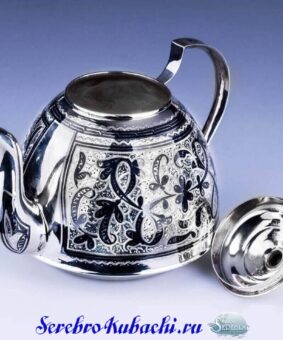 серебряный заварочный чайник