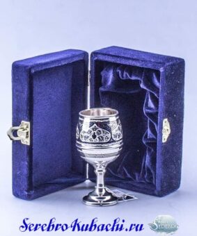 недорогой серебряный бокал