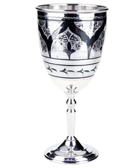 серебряный кубок под вино