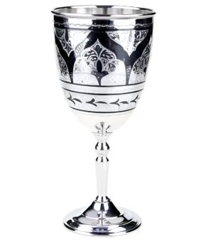 серебряный кубок под вино