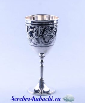 подарочный бокал с монограммой