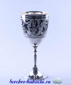 подарочный бокал с монограммой