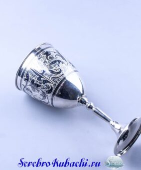 серебряный бокал с монограммой