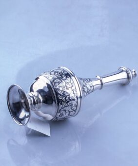 серебряный графин