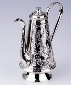 серебряный кофейник