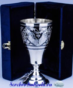 серебряный пивной бокал