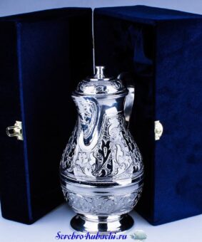 серебряный кувшин для воды