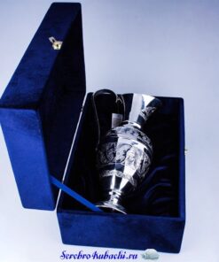 серебряный кувшин для вина