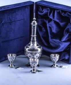 серебряный графин с рюмками