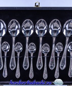 набор столовых приборов из серебра