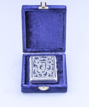 Серебряный портсигар с монограммой 7 серебряный портсигар