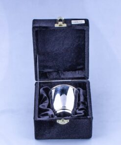 серебряный стакан