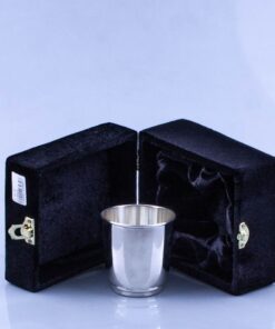 серебряный стакан