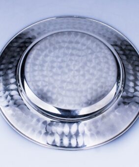 большая серебряная тарелка